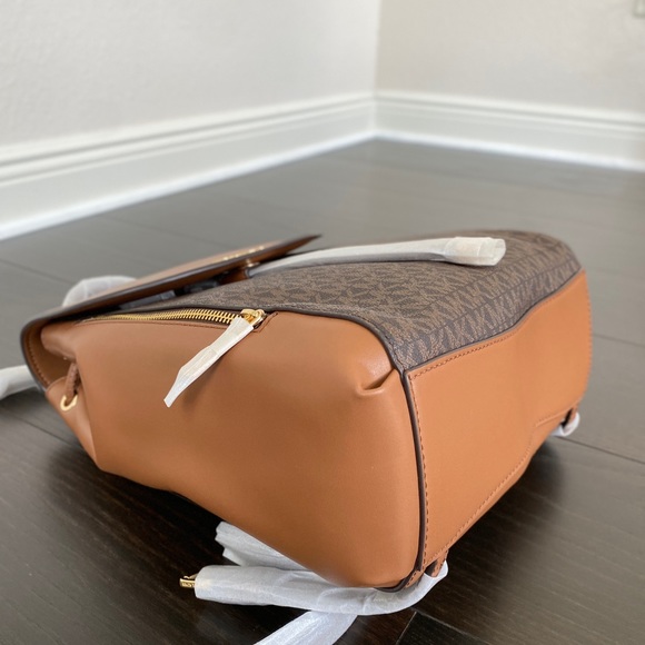 Michael Kors Phoebe Medium FLAP Drawstring Brown MK Travel School Backpack - Picture 8 of 16